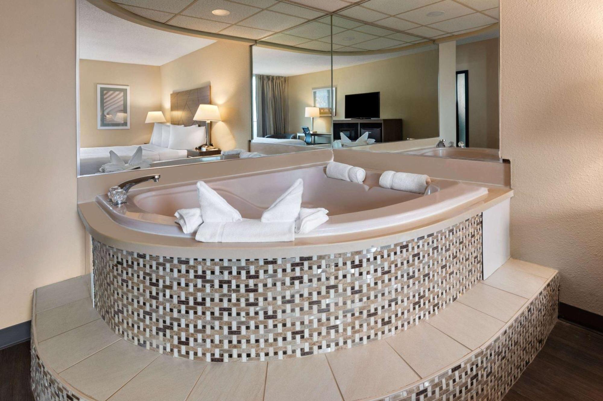 Wingate By Wyndham Troy Hotell Exteriör bild